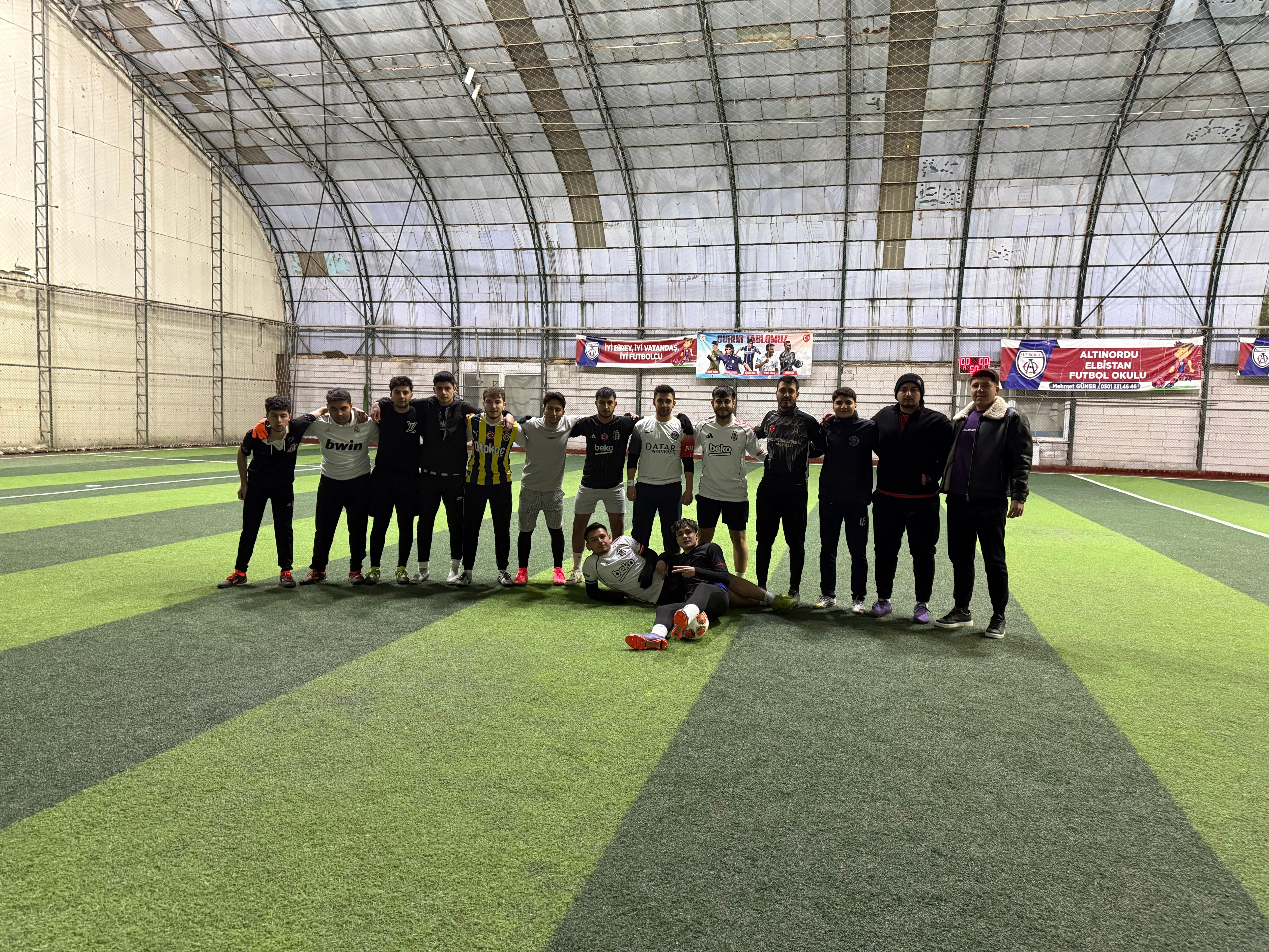 Bölümümüz Öğrencilerinden Halı Saha Etkinliği